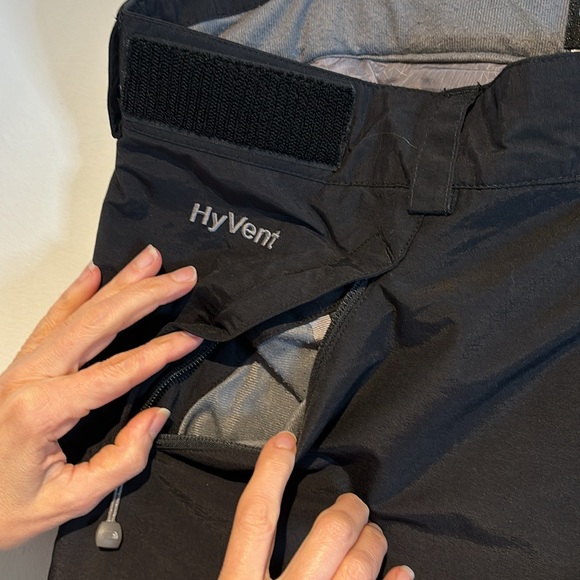 The Northface men’s black snow pants size large - Picture 6 of 15